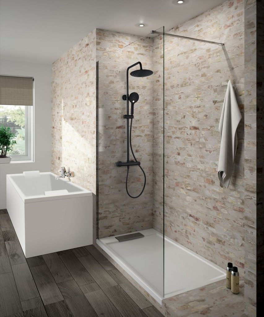 Een zwarte Allibert douche, regendouche met een witte douchebak, een wit bad en een betegelde achtergrond.